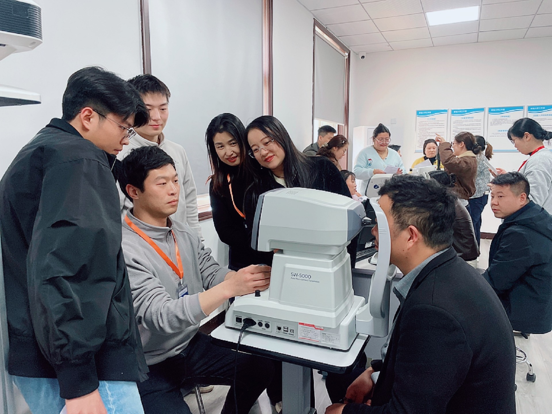 眼镜验光师培训班